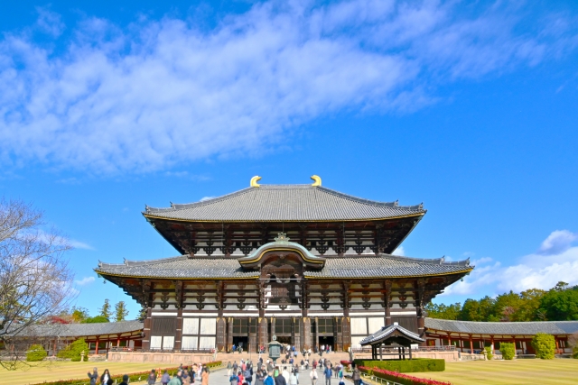 Majestic image of Todaiji Temple's Great Buddha Hall (Daibutsuden)